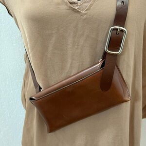 Venczel Brown Leather Crossbody Bag
